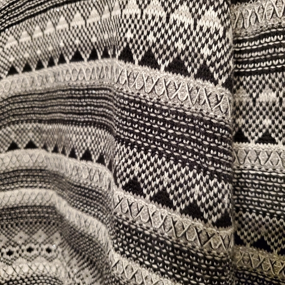 Northern Reflections sweater - Picture 4 of 9